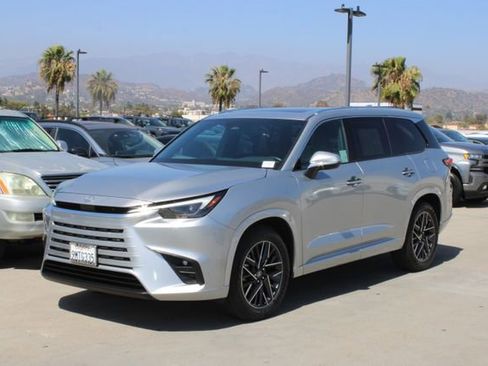 Used 2024 Lexus TX 350 FWD w/ Technology Package image 3