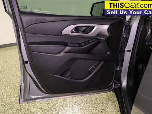 Used 2023 Chevrolet Traverse LT image 26
