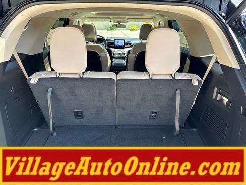 Used 2022 Ford Explorer XLT w/ Equipment Group 202A AWD/4WD image 38