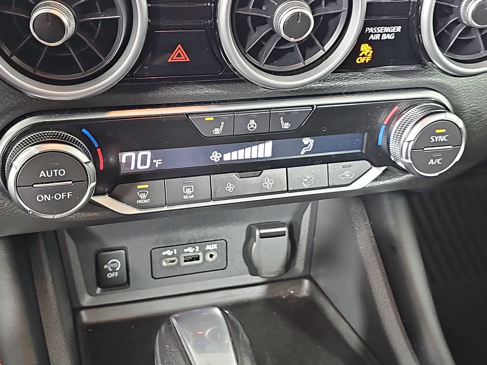 Used 2025 Nissan Sentra SR w/ SR Premium Package FWD image 20