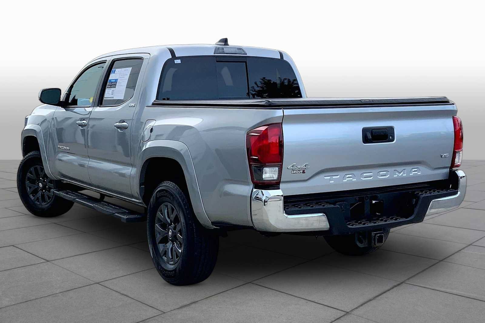 Used 2023 Toyota Tacoma SR5 AWD/4WD image 11