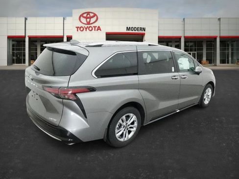 New 2026 Toyota Sienna Limited image 22
