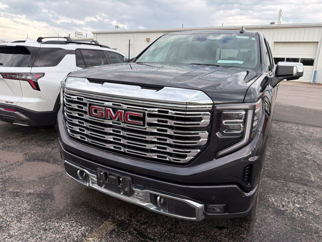Used 2024 GMC Sierra 1500 Denali AWD/4WD image 4