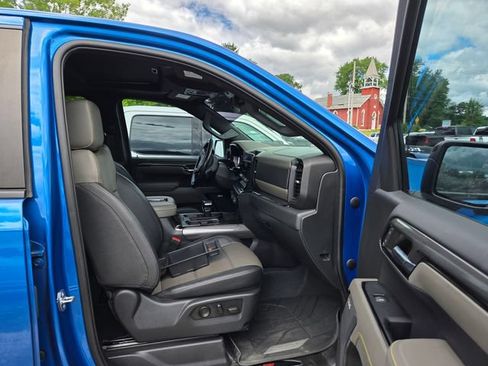 Used 2022 Chevrolet Silverado 1500 ZR2 AWD/4WD image 9