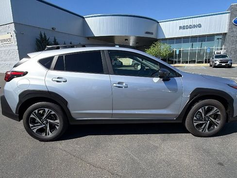 Used 2025 Subaru Crosstrek 2.0i Premium image 3