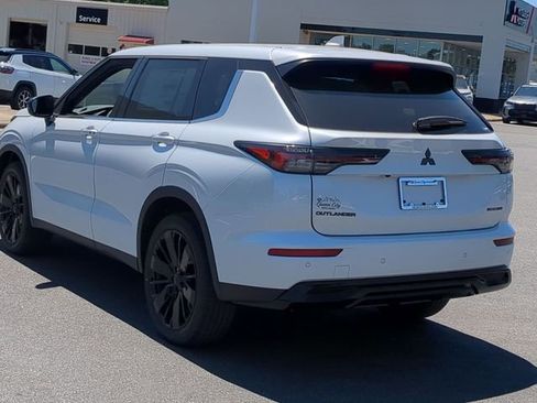 New 2026 Mitsubishi Outlander LE FWD image 5