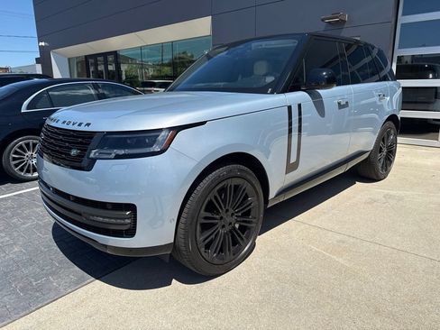 Used 2025 Land Rover Range Rover SE AWD/4WD image 1