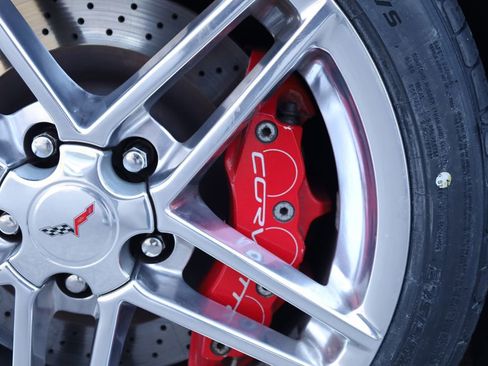 Used 2007 Chevrolet Corvette Z06 w/ Preferred Equipment Group image 16