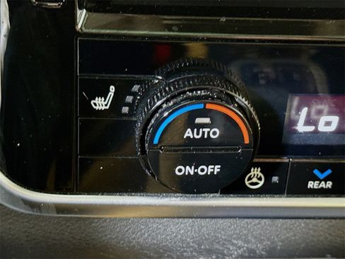 Certified 2021 Nissan Rogue Platinum image 14