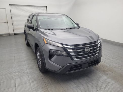 Used 2024 Nissan Rogue S AWD/4WD image 14