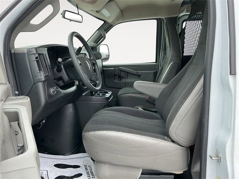 Used 2023 GMC Savana 2500 image 9