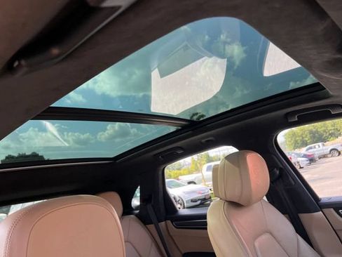 Used 2019 Porsche Cayenne Turbo AWD/4WD image 39