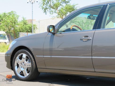 Used 2004 Lexus LS 430 RWD image 12