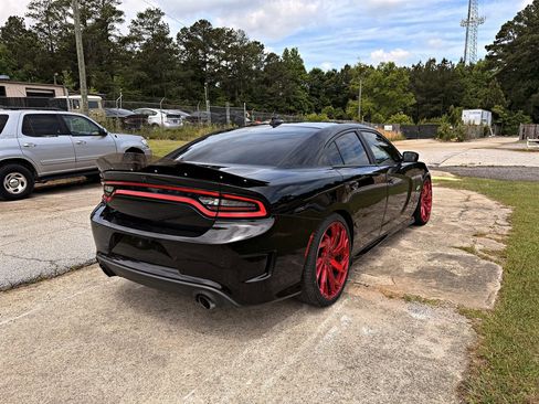 Used 2020 Dodge Charger Scat Pack RWD image 4