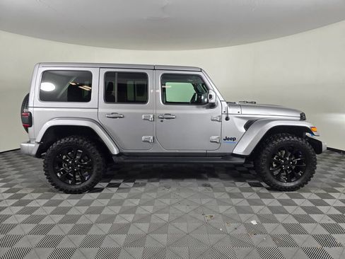 Used 2021 Jeep Wrangler Unlimited Sahara image 2