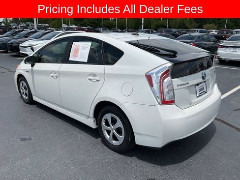 Used 2015 Toyota Prius Four FWD image 15