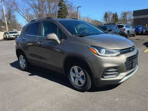 Used 2020 Chevrolet Trax LT w/ Sun & Sound Package image 2