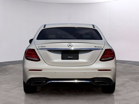 Certified 2017 Mercedes-Benz E 300 4MATIC image 6
