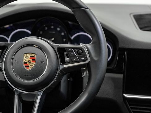 Used 2023 Porsche Cayenne image 17