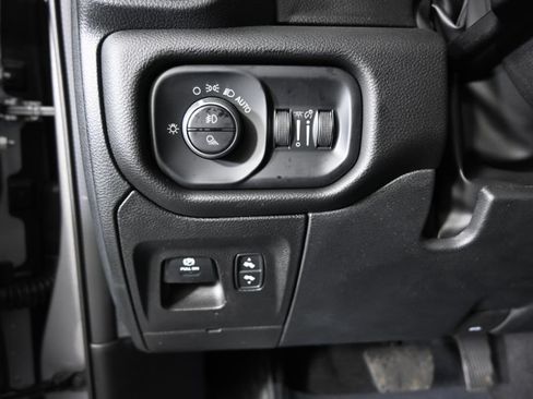 Used 2025 RAM 1500 Big Horn AWD/4WD image 23