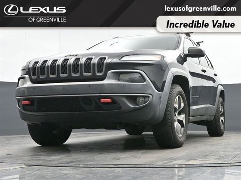 Used 2015 Jeep Cherokee Trailhawk w/ Comfort/Convenience Group image 9