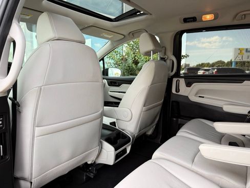 Used 2025 Honda Odyssey EX-L image 18