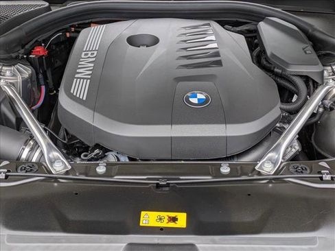 New 2027 BMW 550e xDrive AWD/4WD image 18