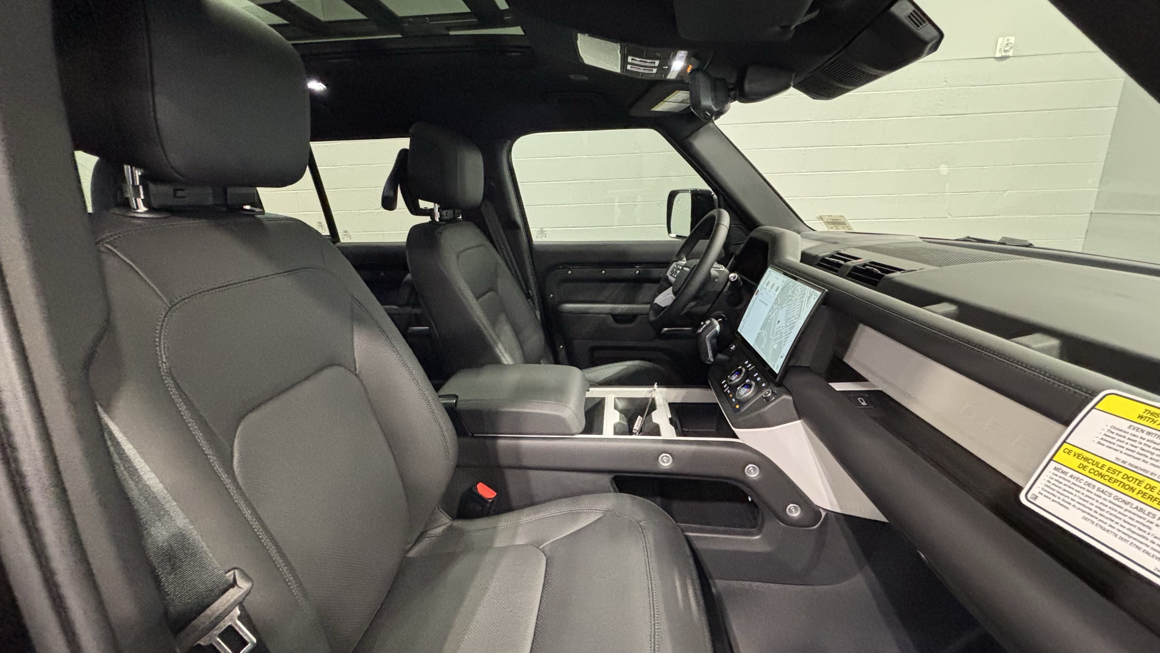New 2026 Land Rover Defender 110 X-Dynamic SE AWD/4WD image 14