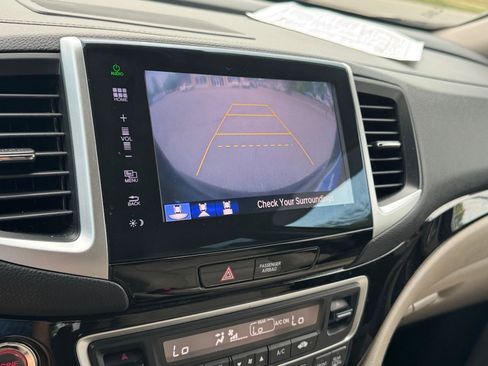 Used 2016 Honda Pilot Touring image 19