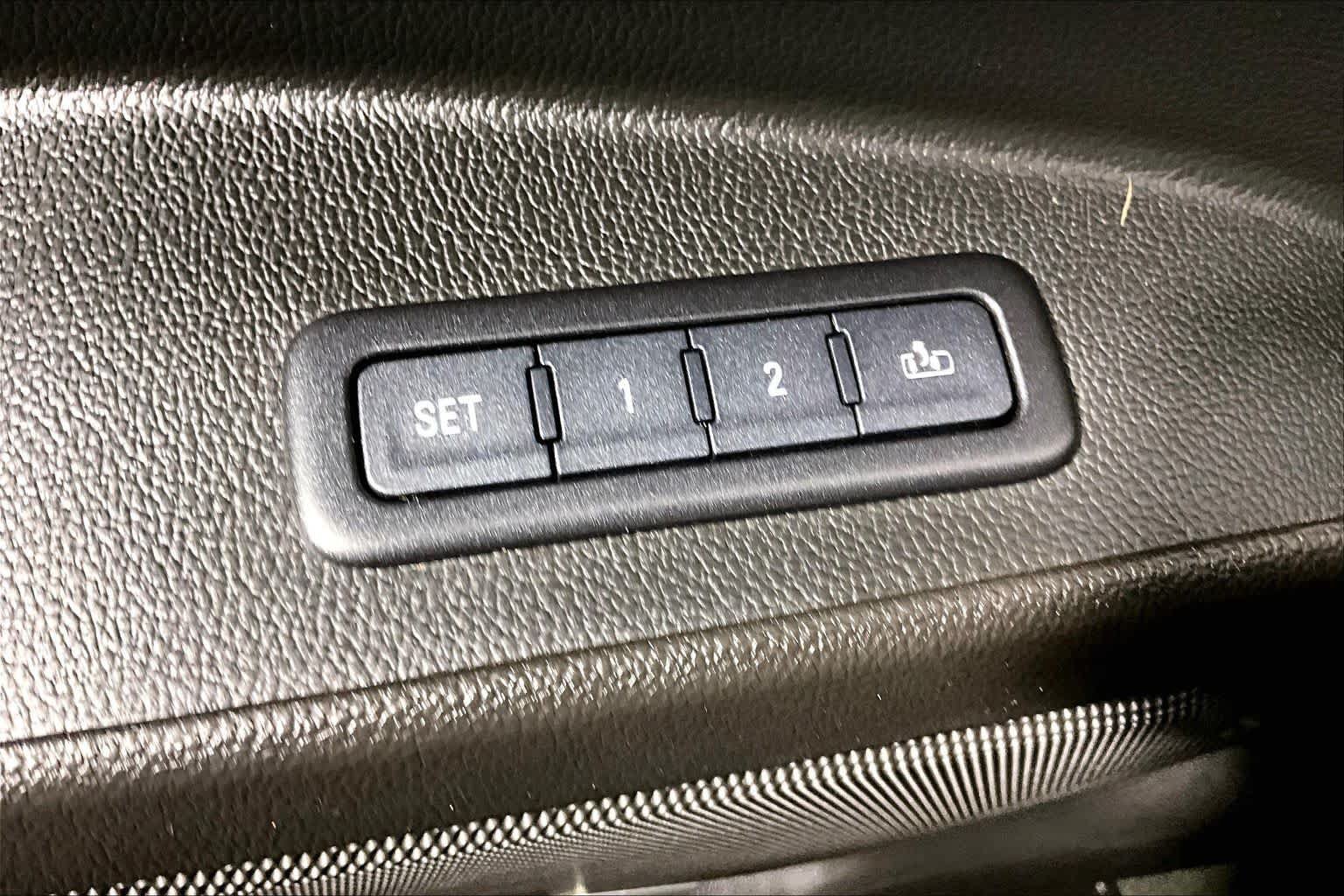 Used 2017 Chevrolet Tahoe Premier AWD/4WD image 31