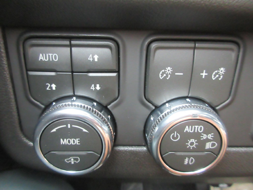 New 2027 GMC Yukon AT4 w/ AT4 Premium Plus Package AWD/4WD image 17