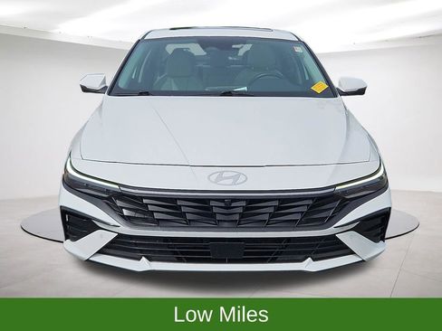 Used 2024 Hyundai Elantra Limited image 2