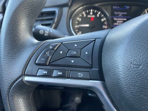 Used 2018 Nissan Rogue S image 22