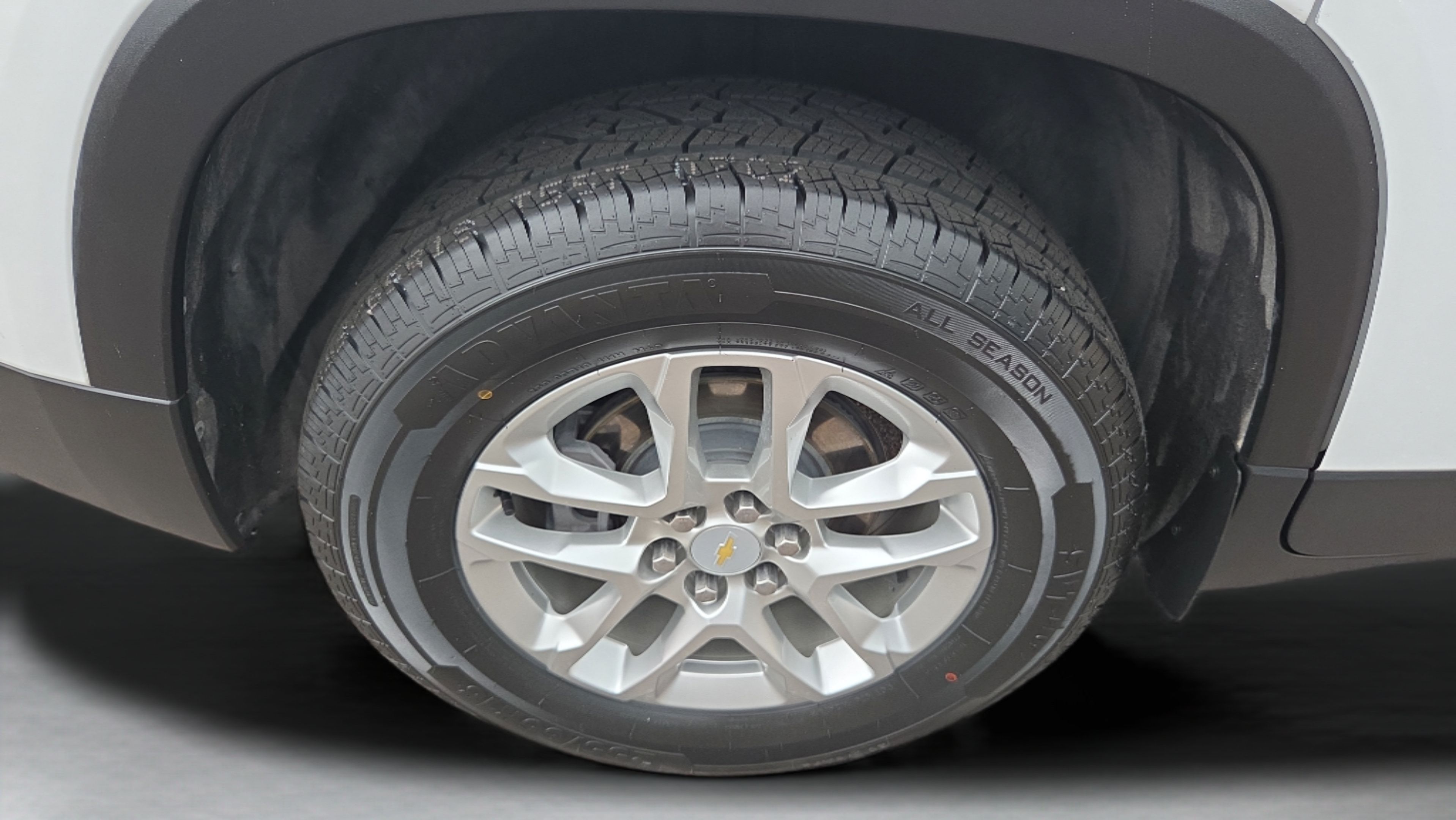 Used 2021 Chevrolet Traverse LT FWD image 19