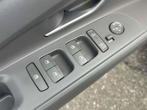 Certified 2025 Hyundai Elantra SEL image 15