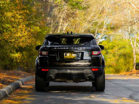 Used 2018 Land Rover Range Rover Evoque SE image 36