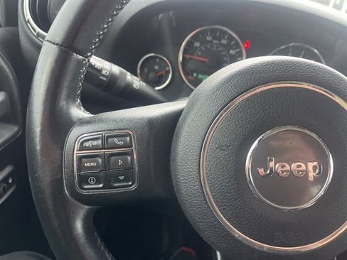 Used 2015 Jeep Wrangler Unlimited Sahara w/ Max Tow Package image 9