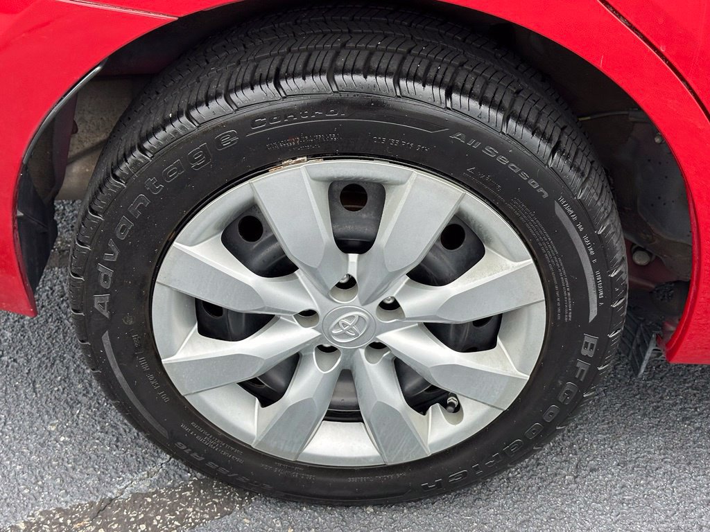 Used 2016 Toyota Corolla LE FWD image 34