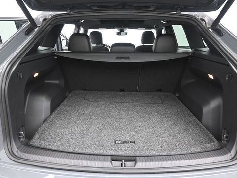 Used 2021 Volkswagen Atlas Cross Sport SEL R-Line image 2