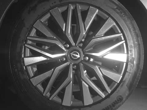 Used 2025 Nissan Altima 2.5 SV image 12