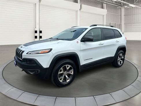 Used 2014 Jeep Cherokee Trailhawk w/ Comfort/Convenience Group AWD/4WD image 9