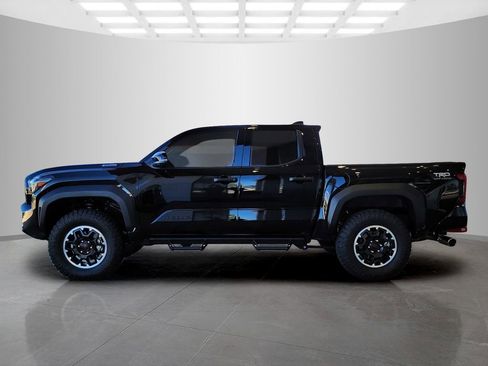 Used 2025 Toyota Tacoma TRD Off-Road w/ TRD Off Road Upgrade Package image 8