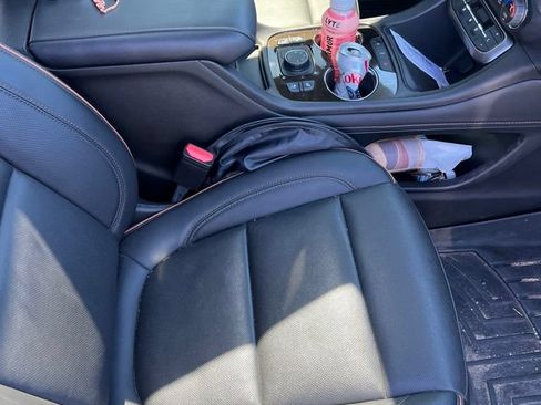 Used 2023 GMC Acadia AT4 w/ Preferred Package AWD/4WD image 17