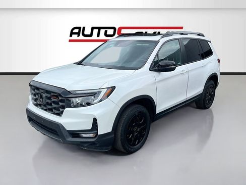 Used 2023 Honda Passport TrailSport image 3