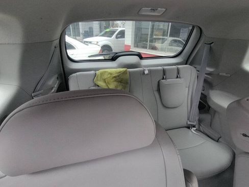 Used 2010 Toyota Highlander SE AWD/4WD image 13