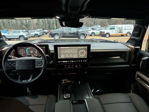 Used 2025 GMC Hummer EV 3X image 30