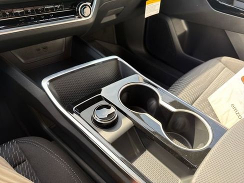 New 2026 Chevrolet Equinox LT w/ Safety and Technology Package FWD image 28