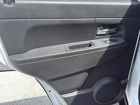Used 2012 Jeep Liberty Sport RWD image 25