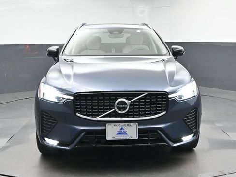 Used 2024 Volvo XC60 B5 Plus w/ Protection Package Premier AWD/4WD image 3