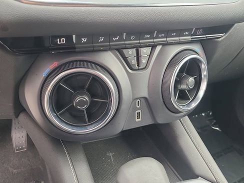 Used 2023 Chevrolet Blazer LT image 32